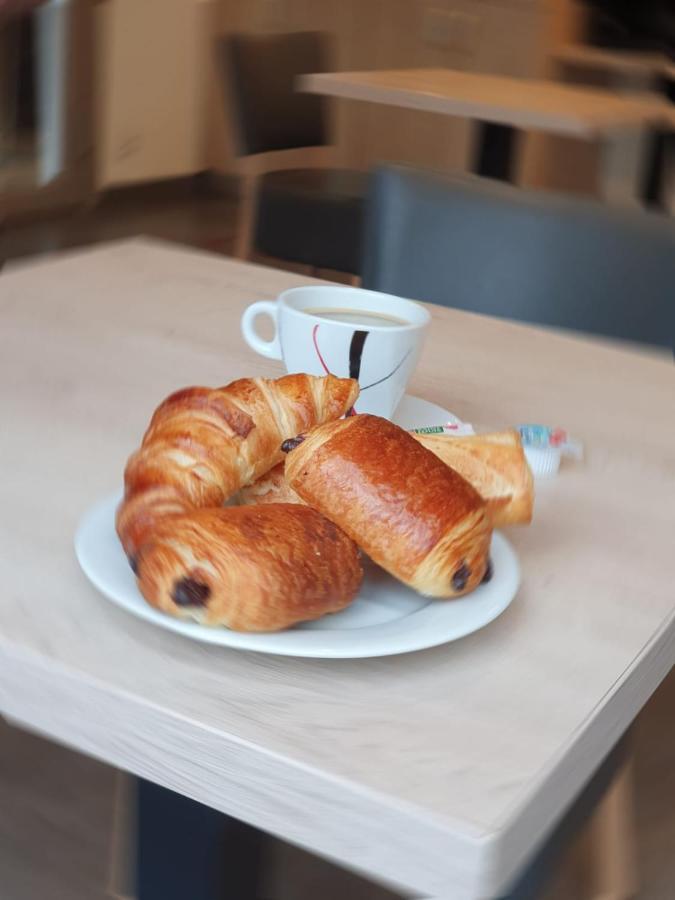Hotel Du Stade Ex Kyriad Direct Lille Est Stade Pierre Mauroy Вільнев-д'Аск Екстер'єр фото
