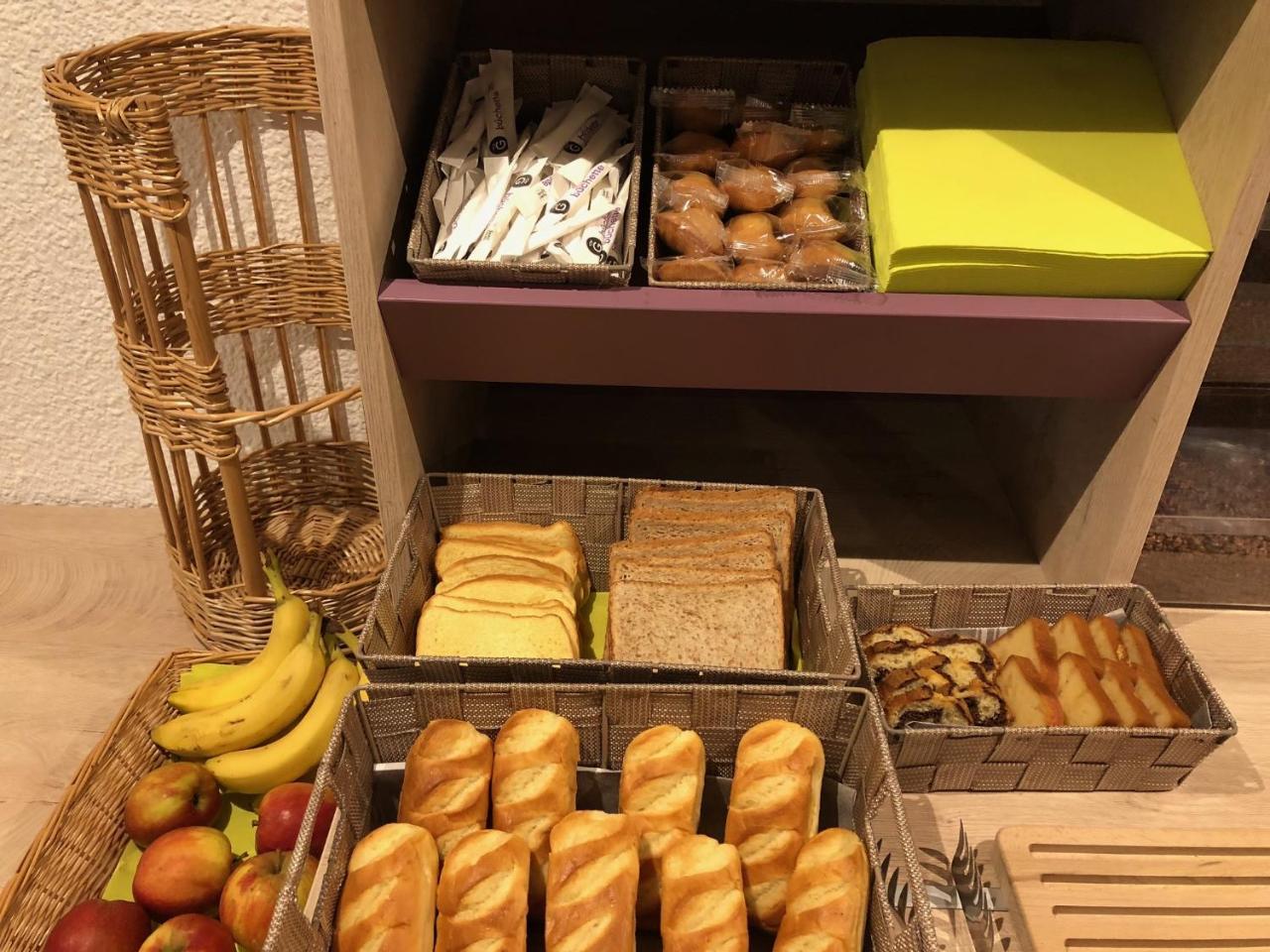 Hotel Du Stade Ex Kyriad Direct Lille Est Stade Pierre Mauroy Вільнев-д'Аск Екстер'єр фото