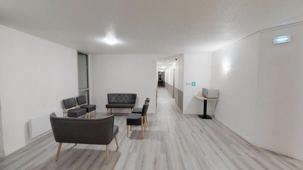Hotel Du Stade Ex Kyriad Direct Lille Est Stade Pierre Mauroy Вільнев-д'Аск Екстер'єр фото